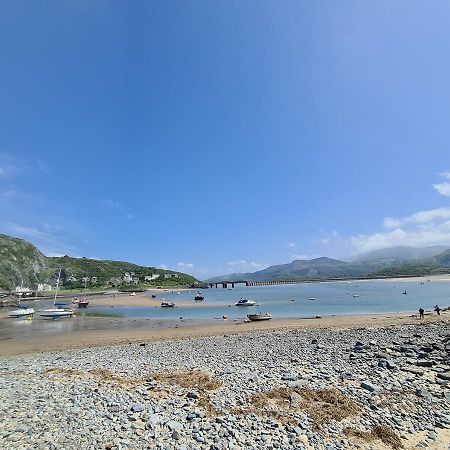 Luxury 4 Bedroom Seaside Apartment - Glan Y Werydd House بارموث المظهر الخارجي الصورة