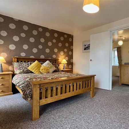 Luxury 4 Bedroom Seaside Apartment - Glan Y Werydd House بارموث المظهر الخارجي الصورة
