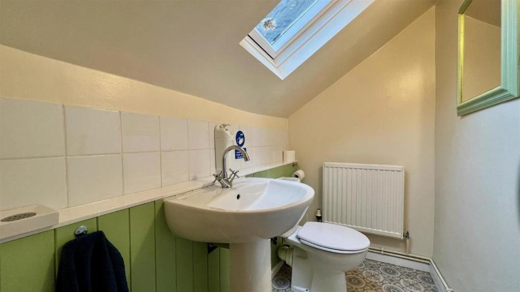 Luxury 4 Bedroom Seaside Apartment - Glan Y Werydd House بارموث المظهر الخارجي الصورة