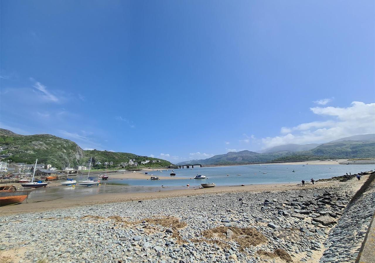 Luxury 4 Bedroom Seaside Apartment - Glan Y Werydd House بارموث المظهر الخارجي الصورة