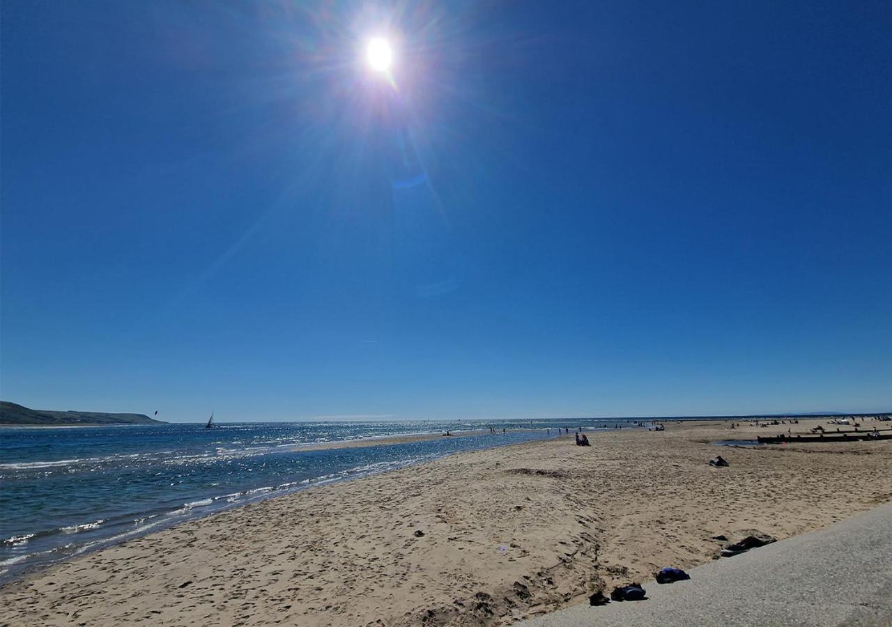 Luxury 4 Bedroom Seaside Apartment - Glan Y Werydd House بارموث المظهر الخارجي الصورة