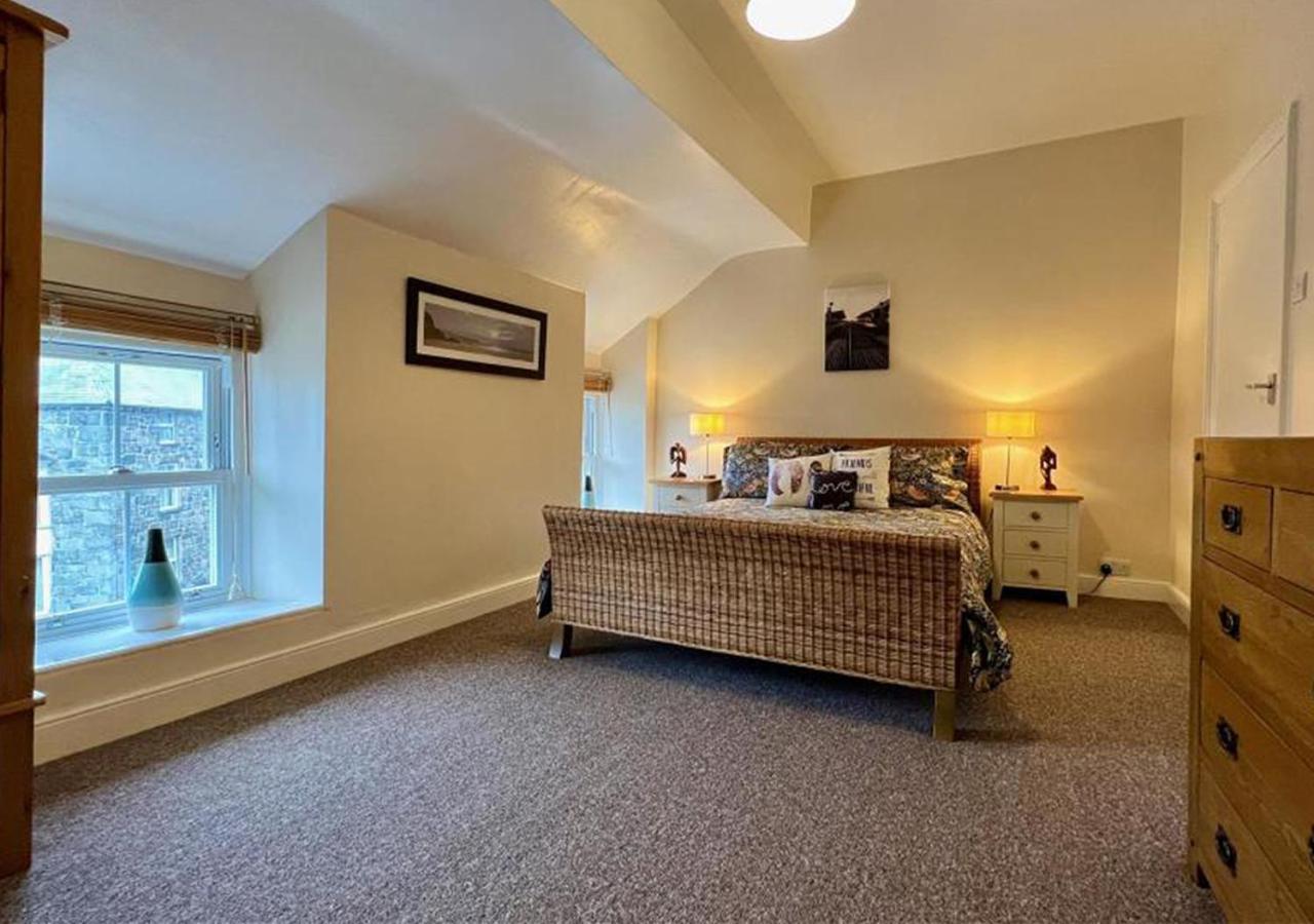 Luxury 4 Bedroom Seaside Apartment - Glan Y Werydd House بارموث المظهر الخارجي الصورة