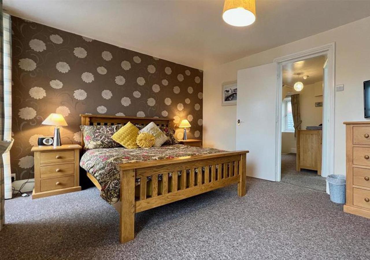 Luxury 4 Bedroom Seaside Apartment - Glan Y Werydd House بارموث المظهر الخارجي الصورة