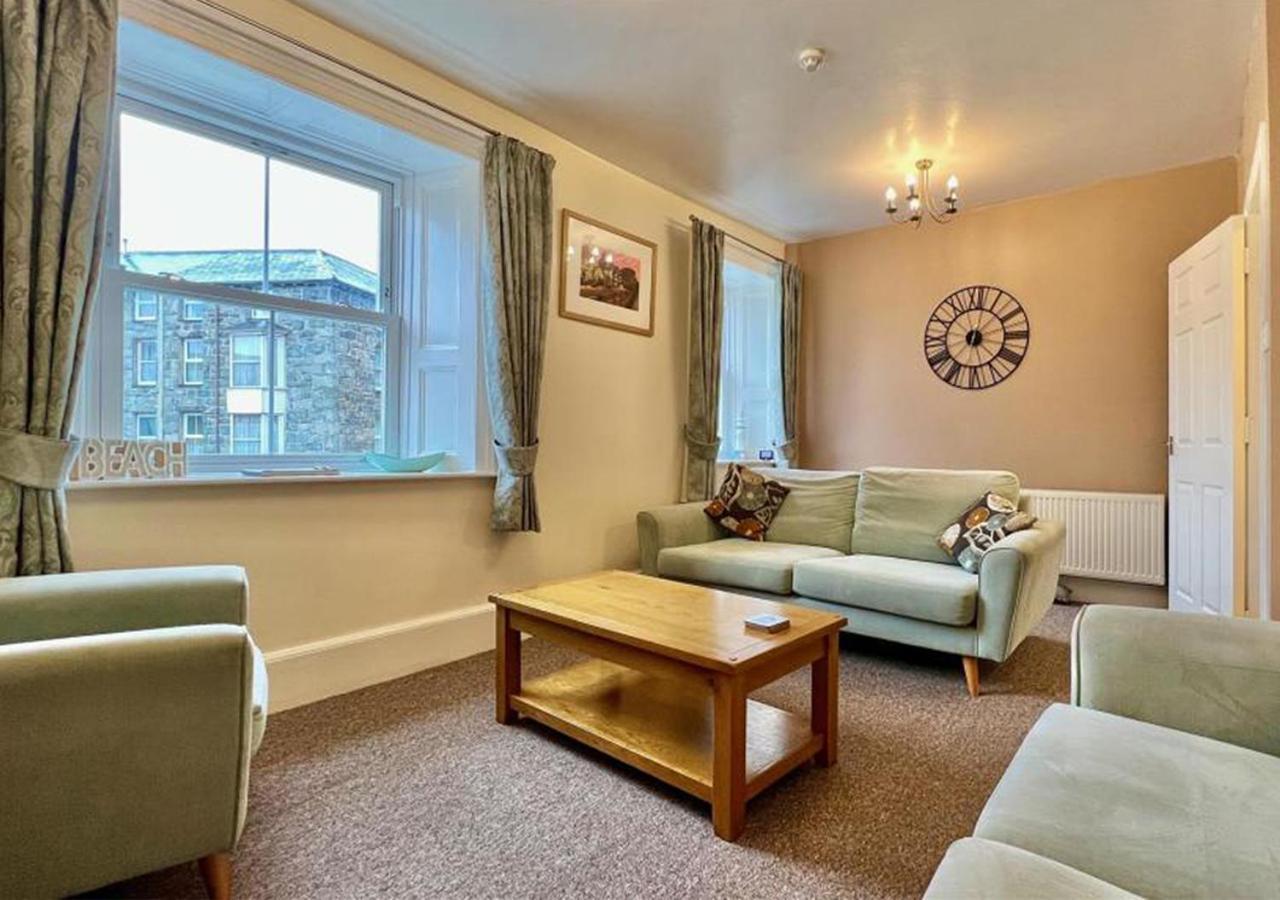 Luxury 4 Bedroom Seaside Apartment - Glan Y Werydd House بارموث المظهر الخارجي الصورة
